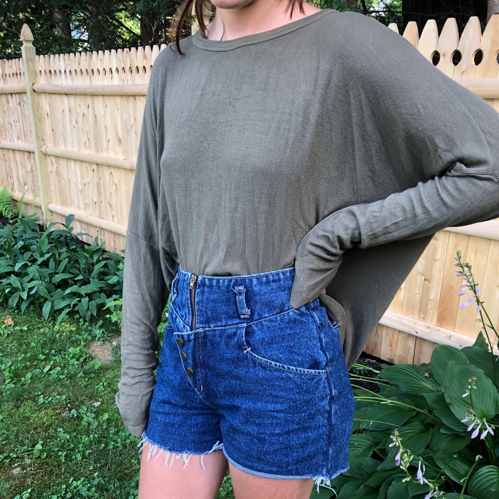 Brandy Melville Ribbed Sweater